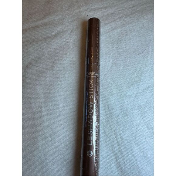 L’Oréal Le Shadow Stick Eyeshadow, 240 Brown Abyss (Shimmering Rich Brown) - Picture 3 of 4